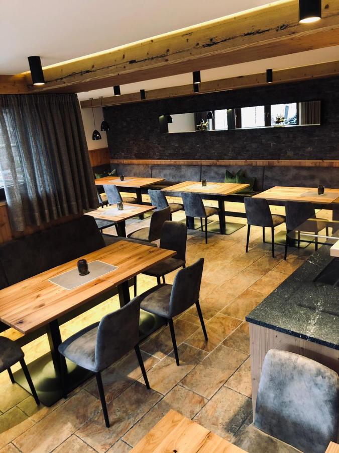 Hotel Roesslwirt Kirchberg in Tirol Bagian luar foto