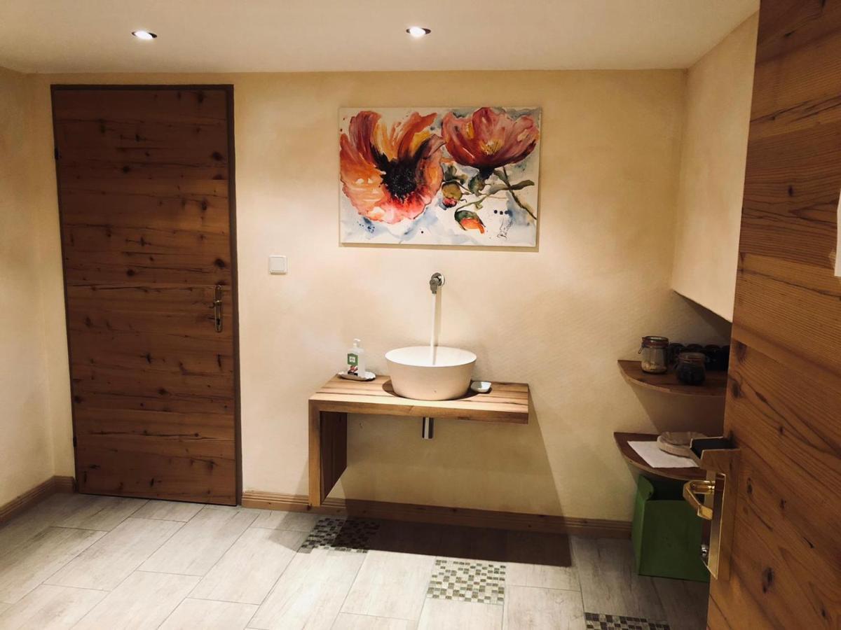 Hotel Roesslwirt Kirchberg in Tirol Bagian luar foto