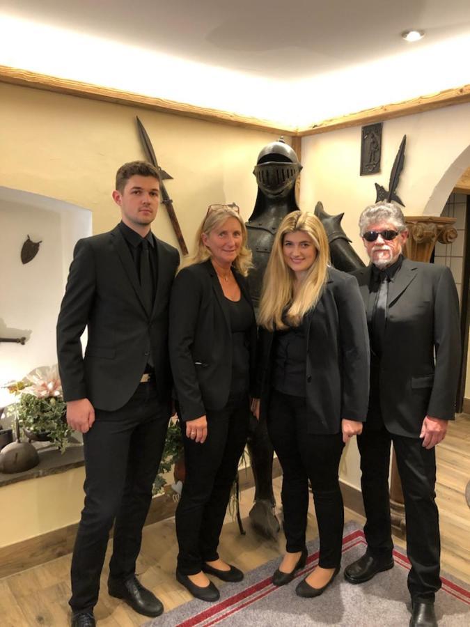 Hotel Roesslwirt Kirchberg in Tirol Bagian luar foto