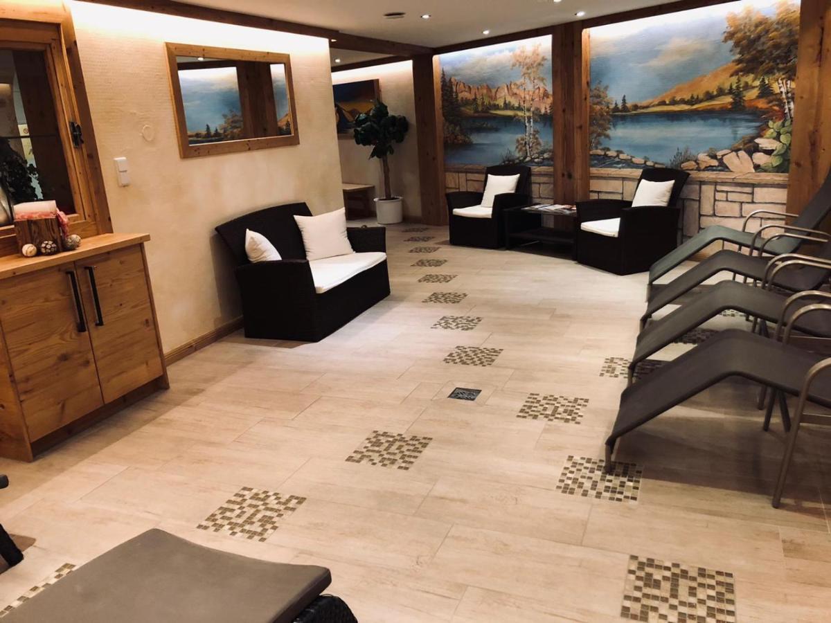Hotel Roesslwirt Kirchberg in Tirol Bagian luar foto