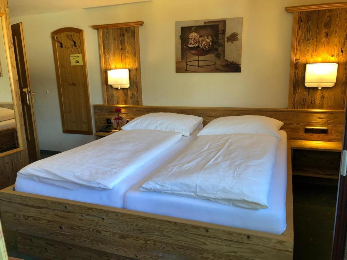 Hotel Roesslwirt Kirchberg in Tirol Bagian luar foto
