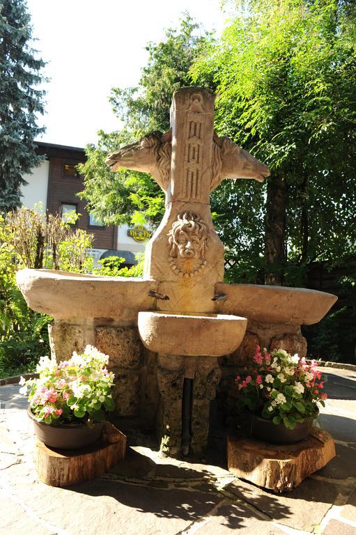 Hotel Roesslwirt Kirchberg in Tirol Bagian luar foto