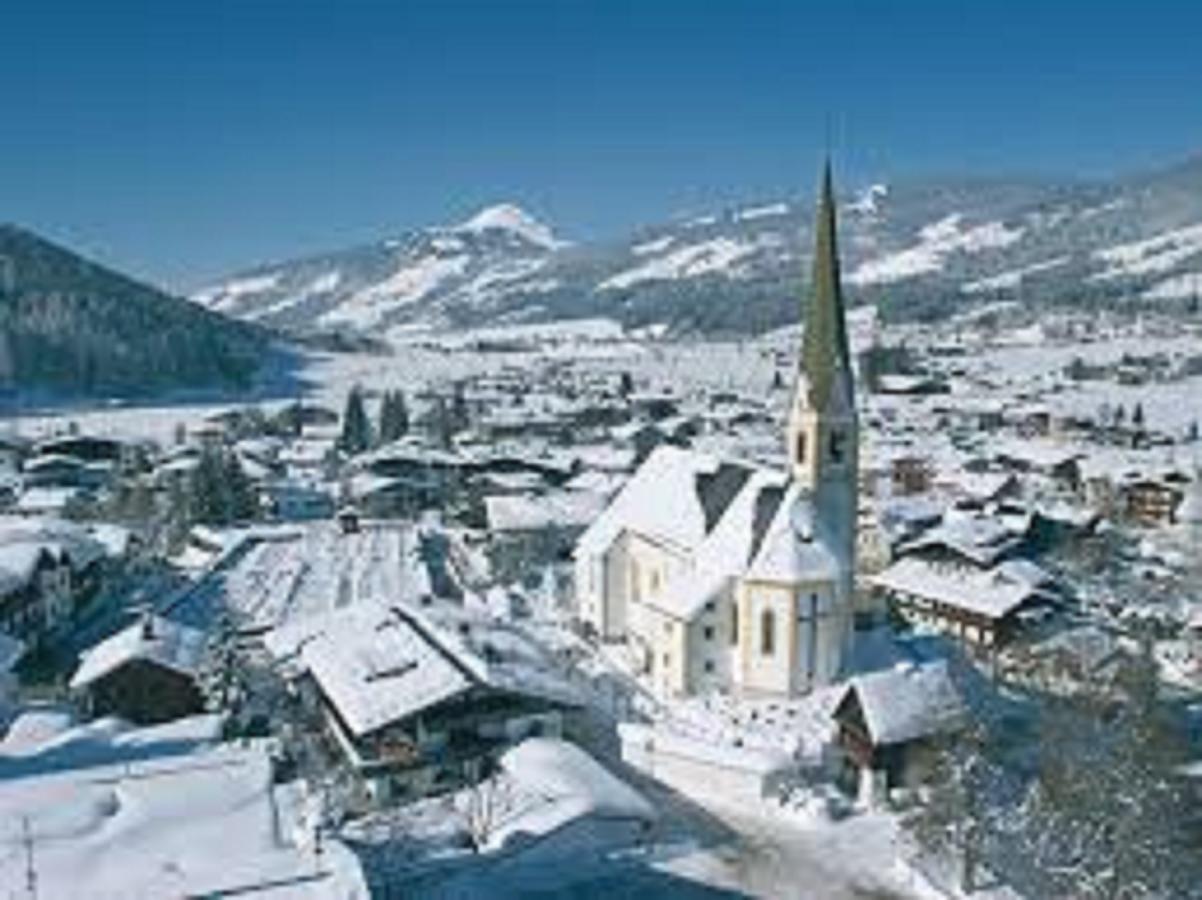 Hotel Roesslwirt Kirchberg in Tirol Bagian luar foto